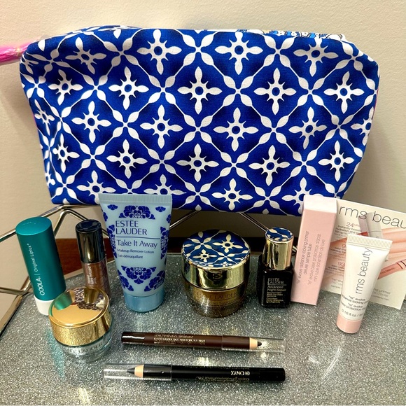 New 10 piece Estée Lauder Bundle (revitalizing crème,makeup remover, and more) - Picture 16 of 16